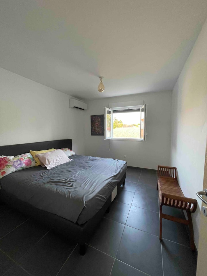 Habitación parental cama de 180 ( king size)