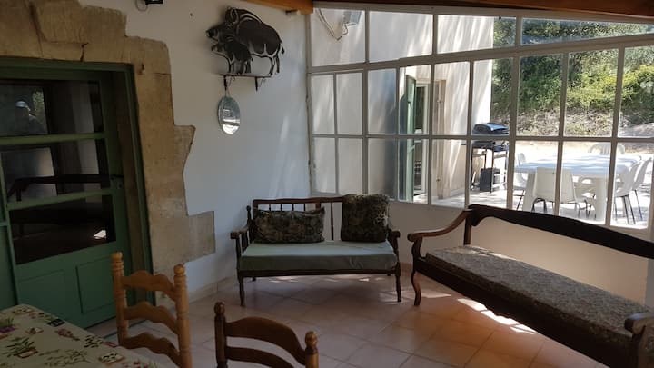 Cabanon Provençal Dans Une Oliveraie - La Fare-les-Oliviers