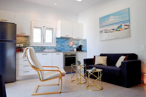 60 Meters close to the Beach, Restaurants & Shops