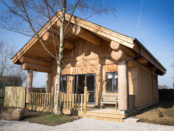 Knotty & Nice in Nidderdale with Private Hot tub