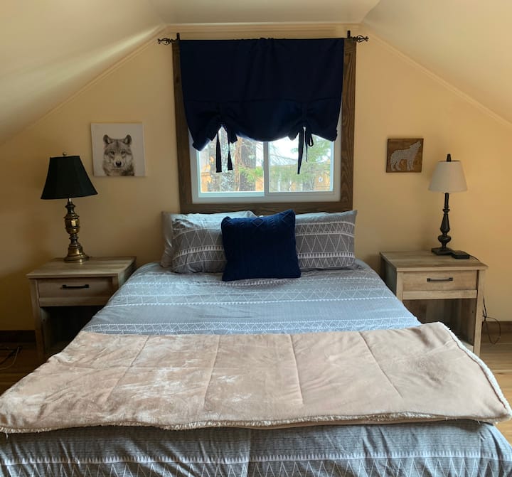 The Wolf Room : deuxième étage avec lit Queen