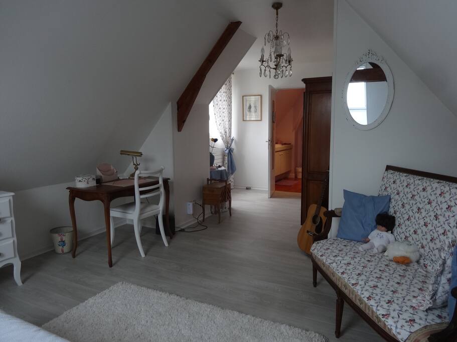 Chambre vue sur la douche