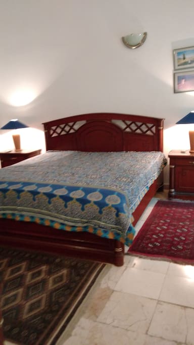 Tastefully decorated double bedroom ensuite bathroom