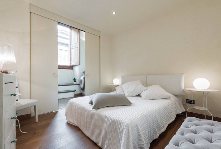 Mozart regal residence w/ lift at Piazza del Duomo gallery image 4