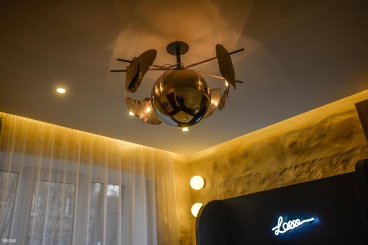 Kyiv Lesi Blvd Love Studio