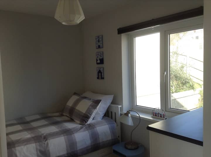 Bedroom 4 - single bed