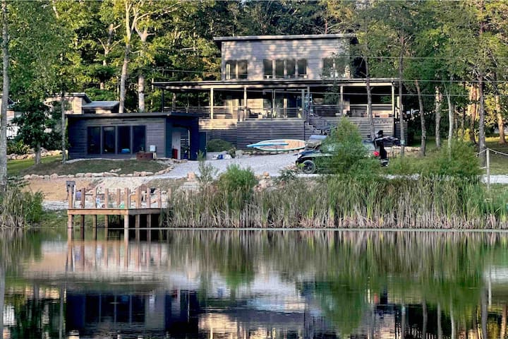 The Little Lake House
@The Retreat at Waters Edge