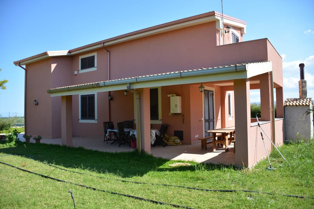 BACKVIEW OF THE WILMA'S HOME