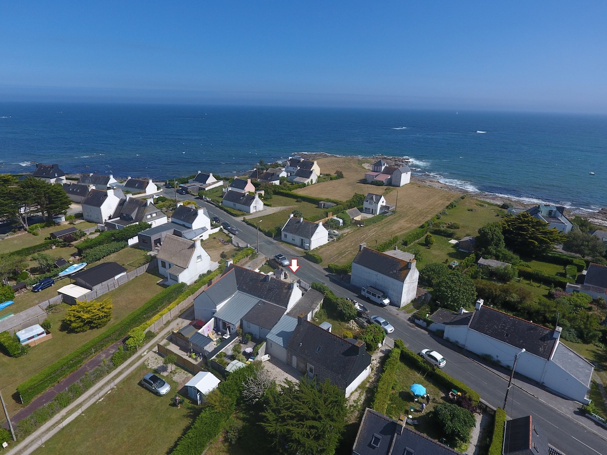 Top Airbnb: The sea is 2 steps away. Penty cocooning 3 * Sea view in Loctudy