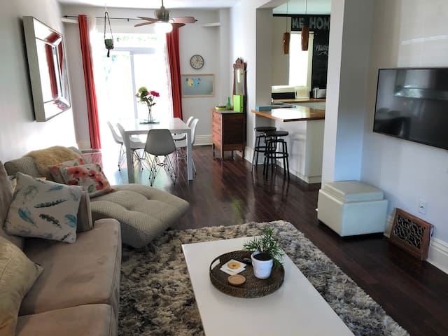 *Lovely Lipton* close to HSC, airport & downtown