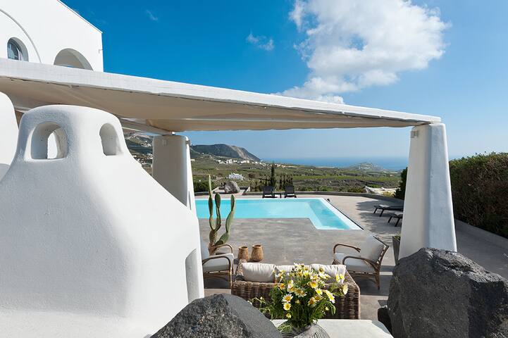 Chelona Villa with Private Pool and Sea View gallery image 5