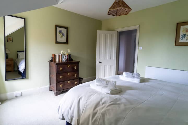 Dormitorio 2 (tamaño king)