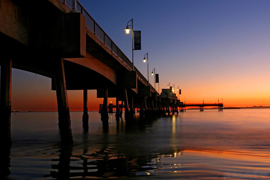 Long Beach Pier (5min walk)