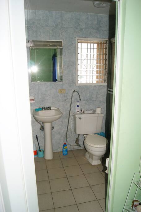 Private Bathroom Baño privado