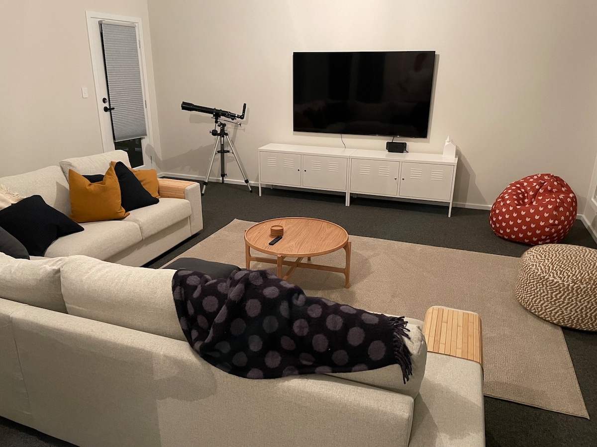 Popular Airbnb listing: Normanville Holiday House in Normanville