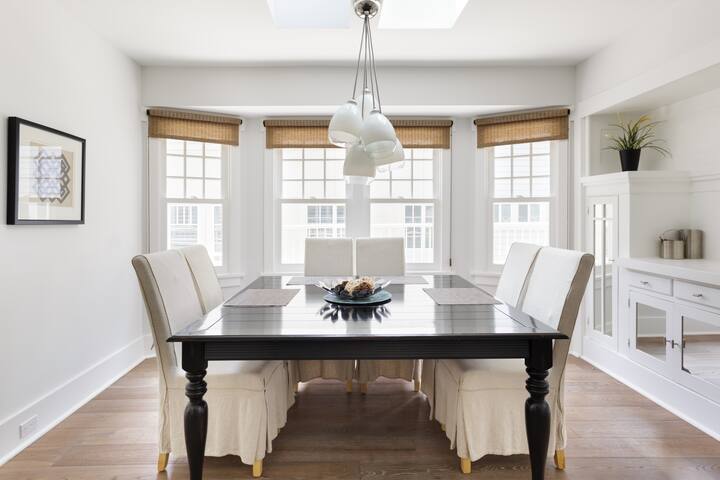 Bright & Charming Beach House Steps from Ocean gallery image 4