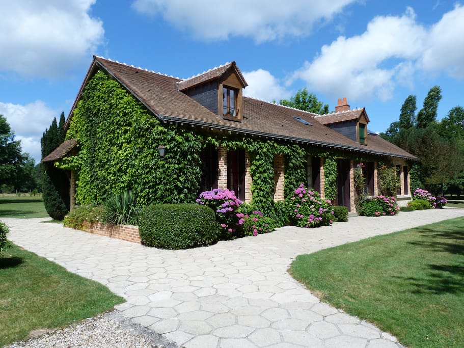 une construction ancienne avec tout le confort (chauffage central ...)