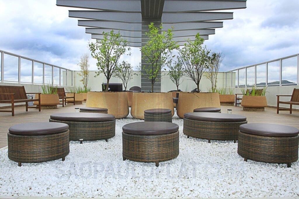 Cobertura lounge para relaxar e conhecer os vizinhos