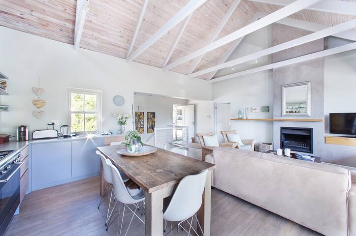 Sunny house with fantastic mountain views & pool gallery image 3