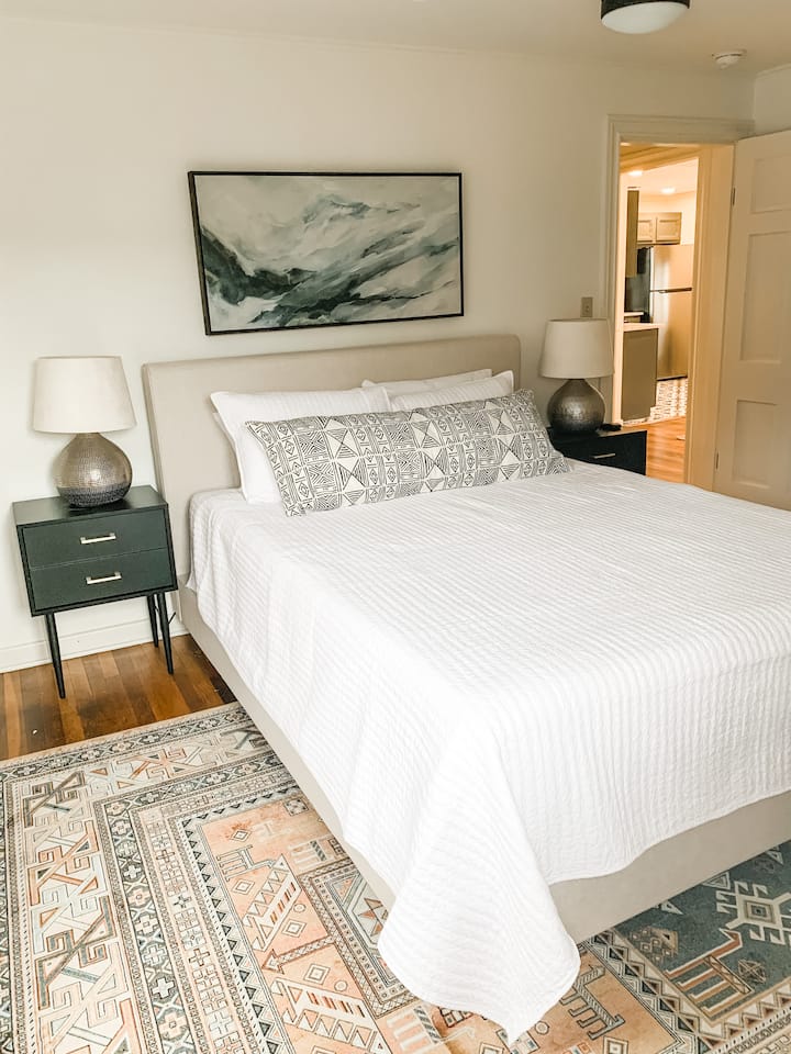 Upstairs Suite Queen 1