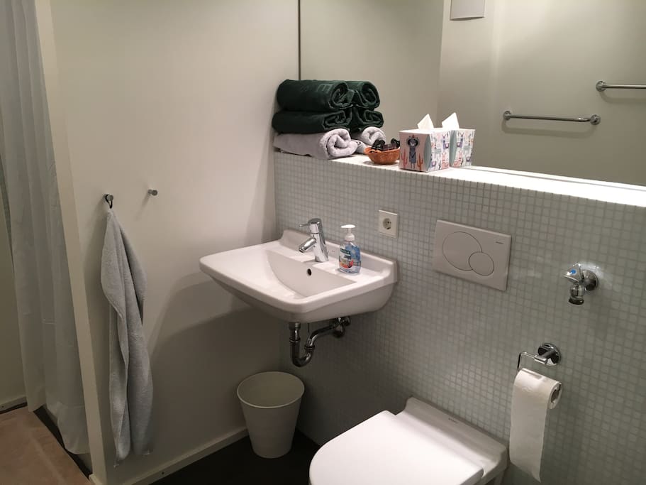 Badezimmer mit Dusche