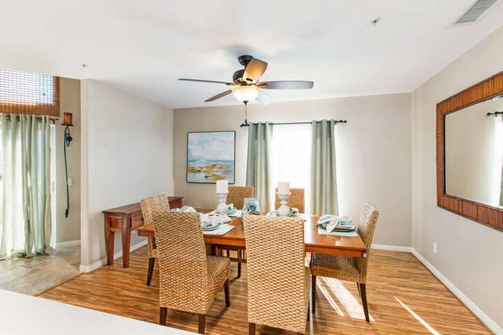 Pacific Beach Dream House! gallery image 2