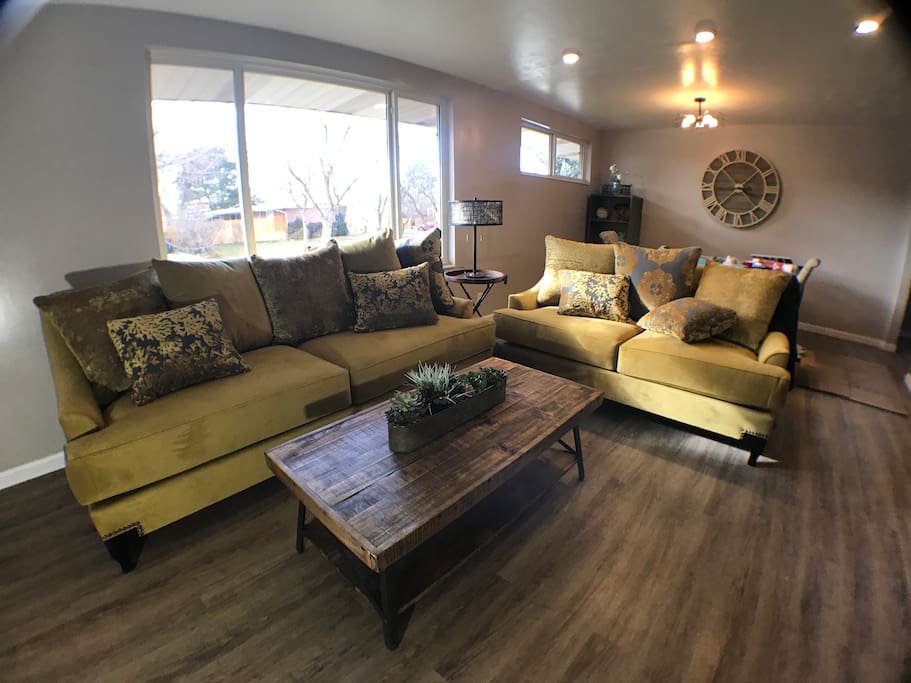A Great Space for a Cozy Family Vacation, Attend a Conference, or Ski our Beautiful Mountains!
