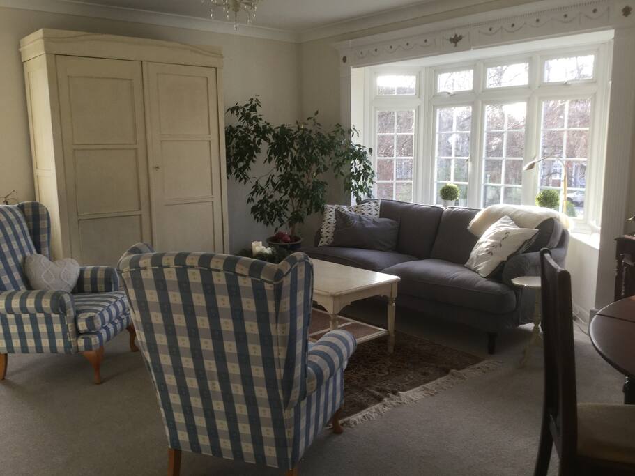 Relax in the lounge