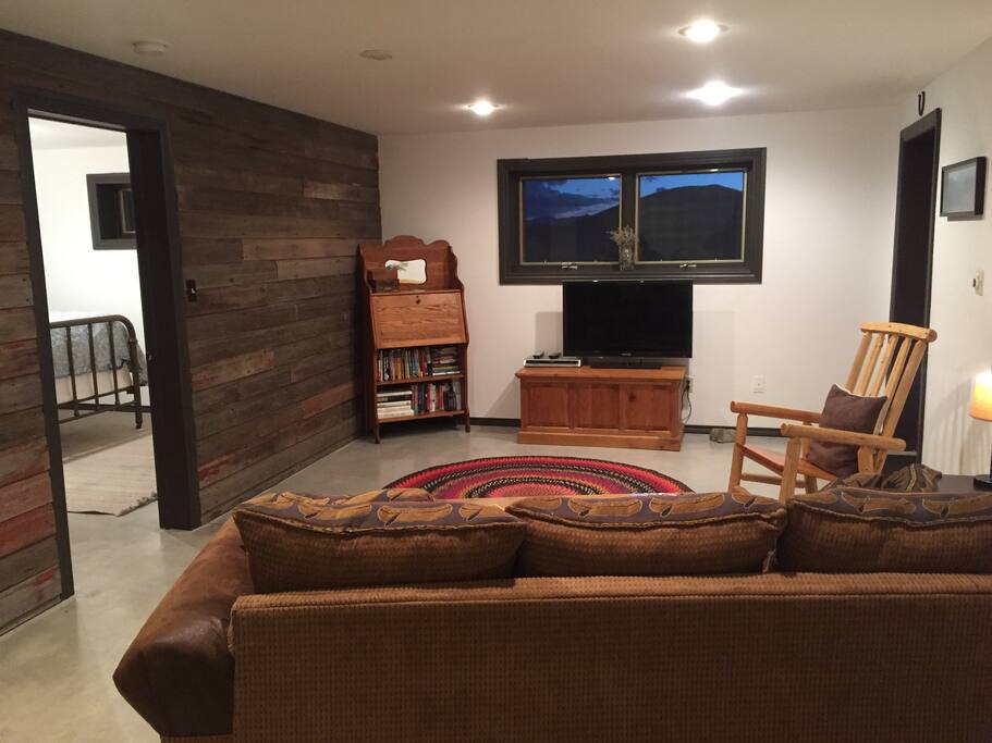 Living Room, private entrance, TV with DVD player (no cable).