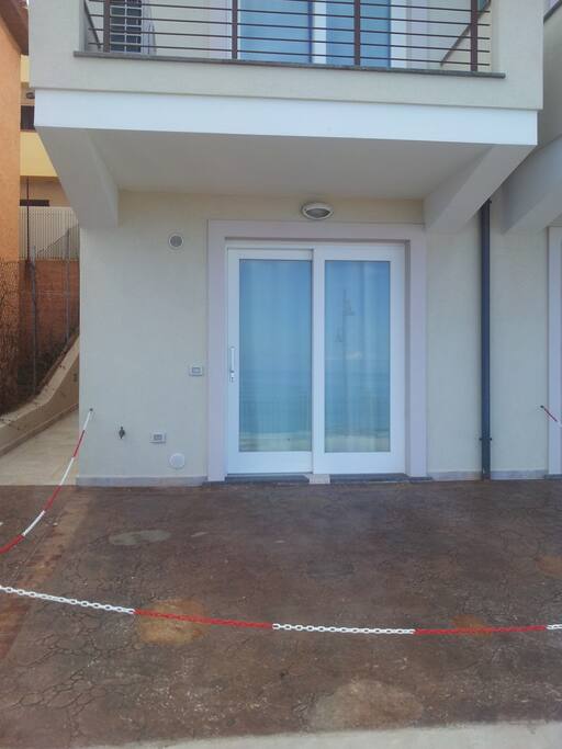 ingresso in primo piano