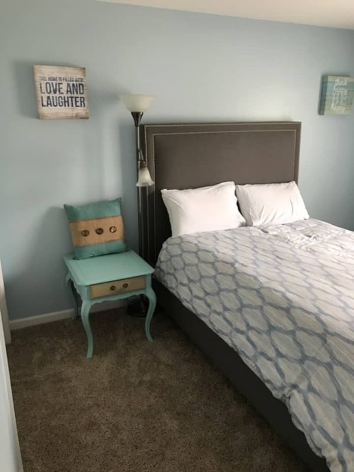 Private Room in Cozy House with Awesome Hosts! Houses for Rent in