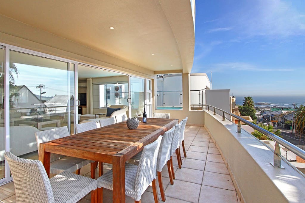 Balcony with BBQ and Infinity Pool, Sea View