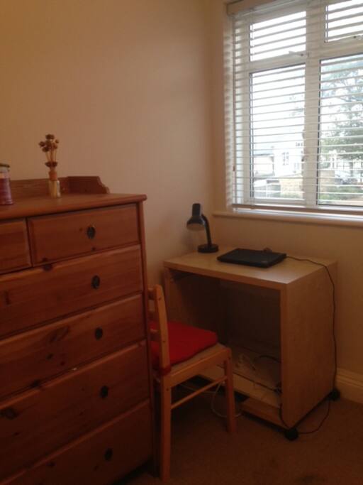 Computer desk