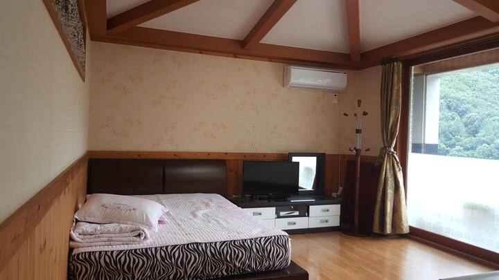 غرفة مجموعة نجوم (الطابق الثاني ، حديقة 2 4 أشخاص) Airbnb