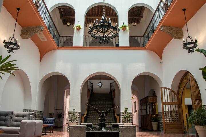 Hotel Real de Castilla managed Airbnb listing 1