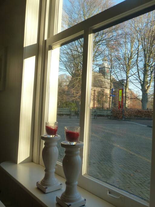 Uitzicht op de Slotkapel vanaf de ontbijtkamer