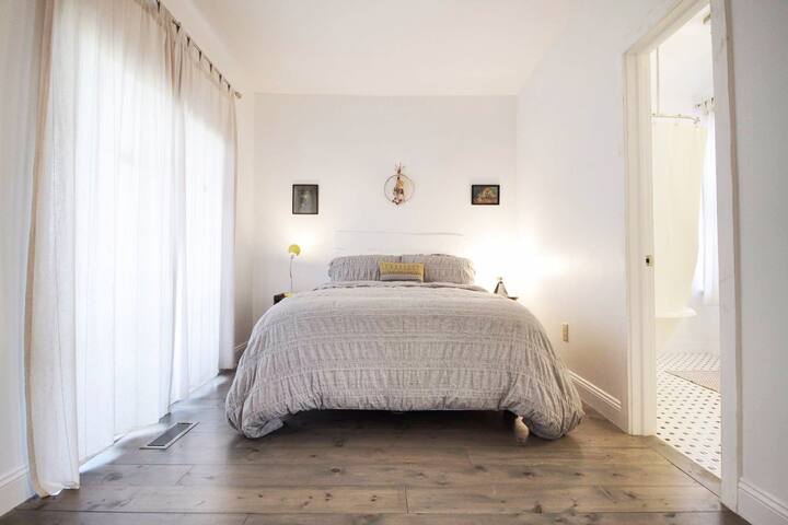 Catskill Village House - Terrace Studio