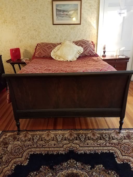 Antique sleigh bed