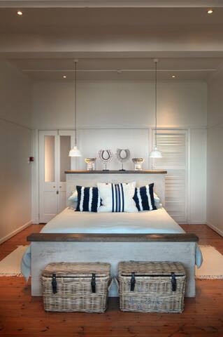 ST JAMES Exquisite Private Space, 180° Seaview gallery image 2