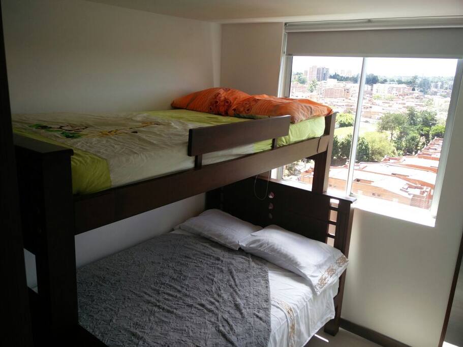 Alcoba # 2, cama baja 1,20m cama alta 1m