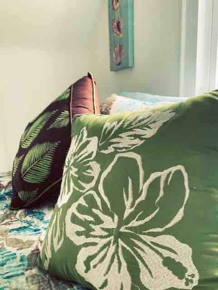 Detalle de la ropa de cama en la cama Starfish