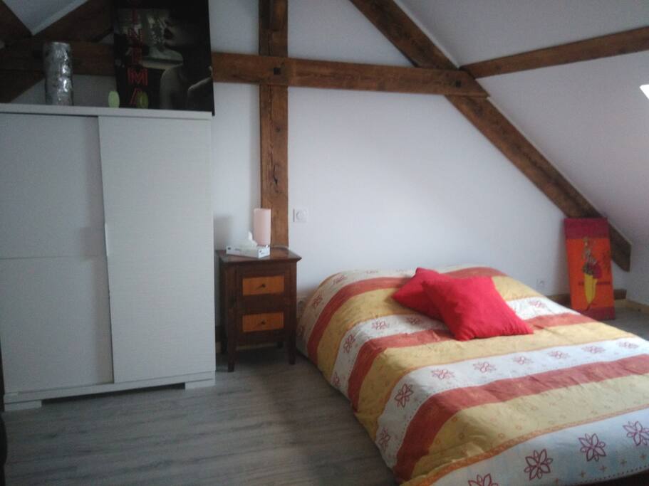 Chambre avec lit en 140