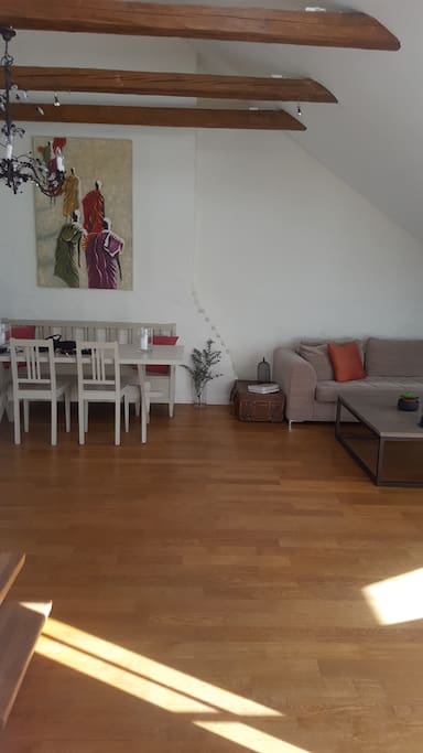 Dining & Seating area