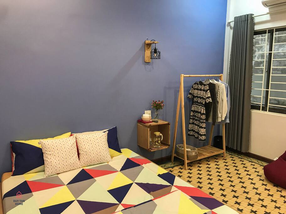 King bed with external bathroom