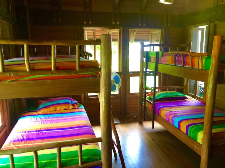 Tretia izba s 2 poschodovými posteľami @ 2. poschodie (v prípade potreby voliteľný dvojlôžkový matrac)