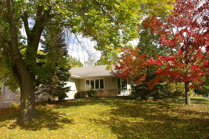 Colby Lake Place, On Colby Lake gallery image 3