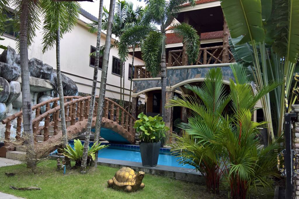 Swimming pool, Patio