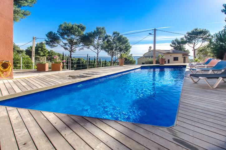 Villa 8 pers. piscine,vue mer, parking,costa brava gallery image 3