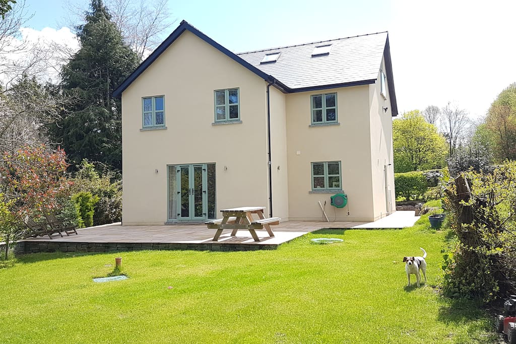Large garden-patio- bbq