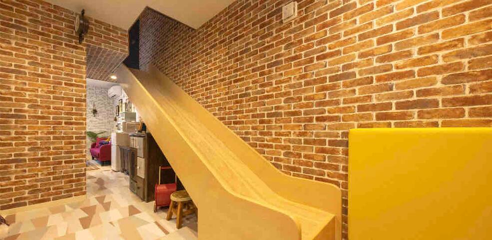 Holy House《karakuri yashiki）Free parking available gallery image 2